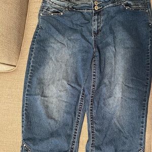 ##FINAL PRICE## Dressbarn Denim Capris